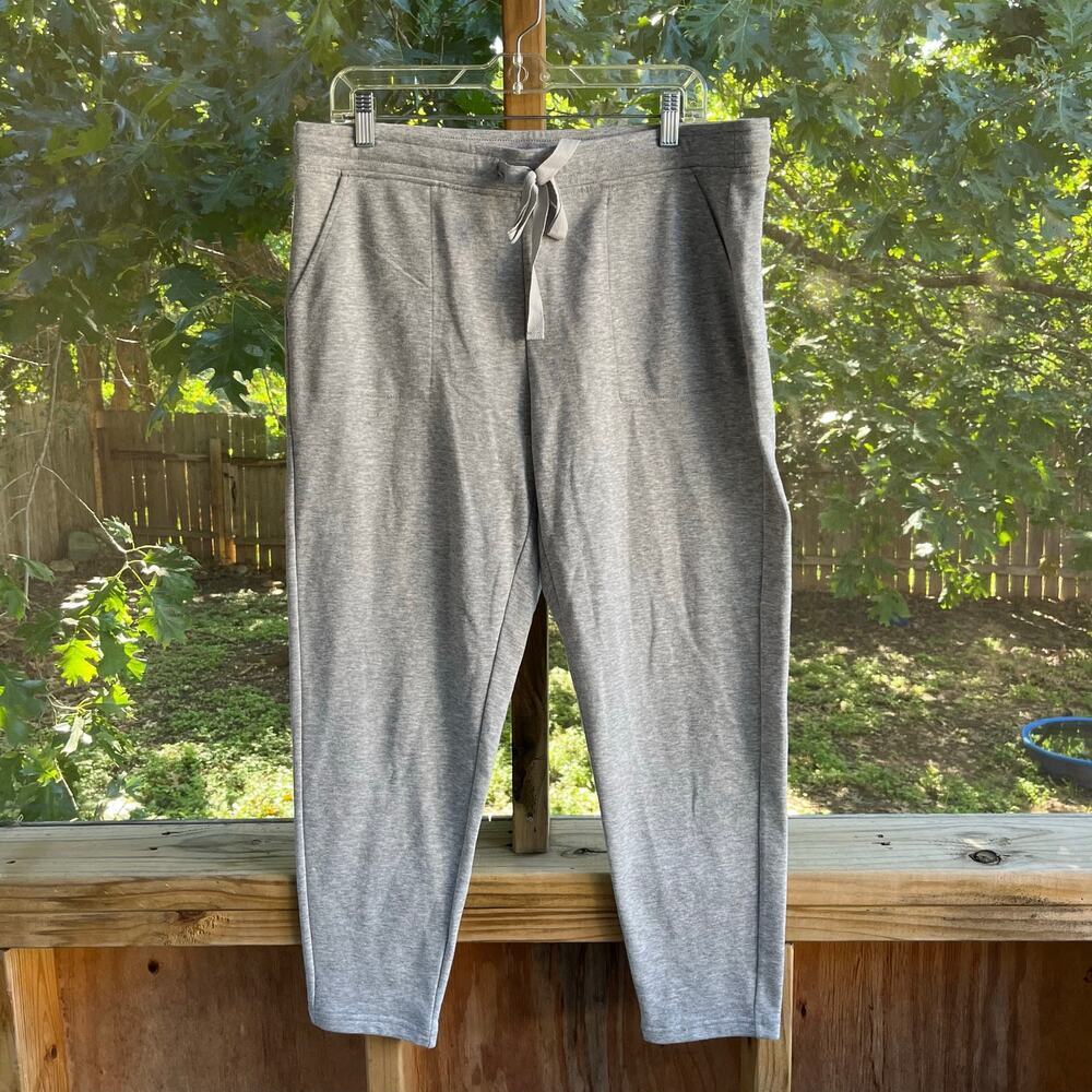 LOFT Outlet Lounge Women's Grey Cropped Joggers Size L. NEW!